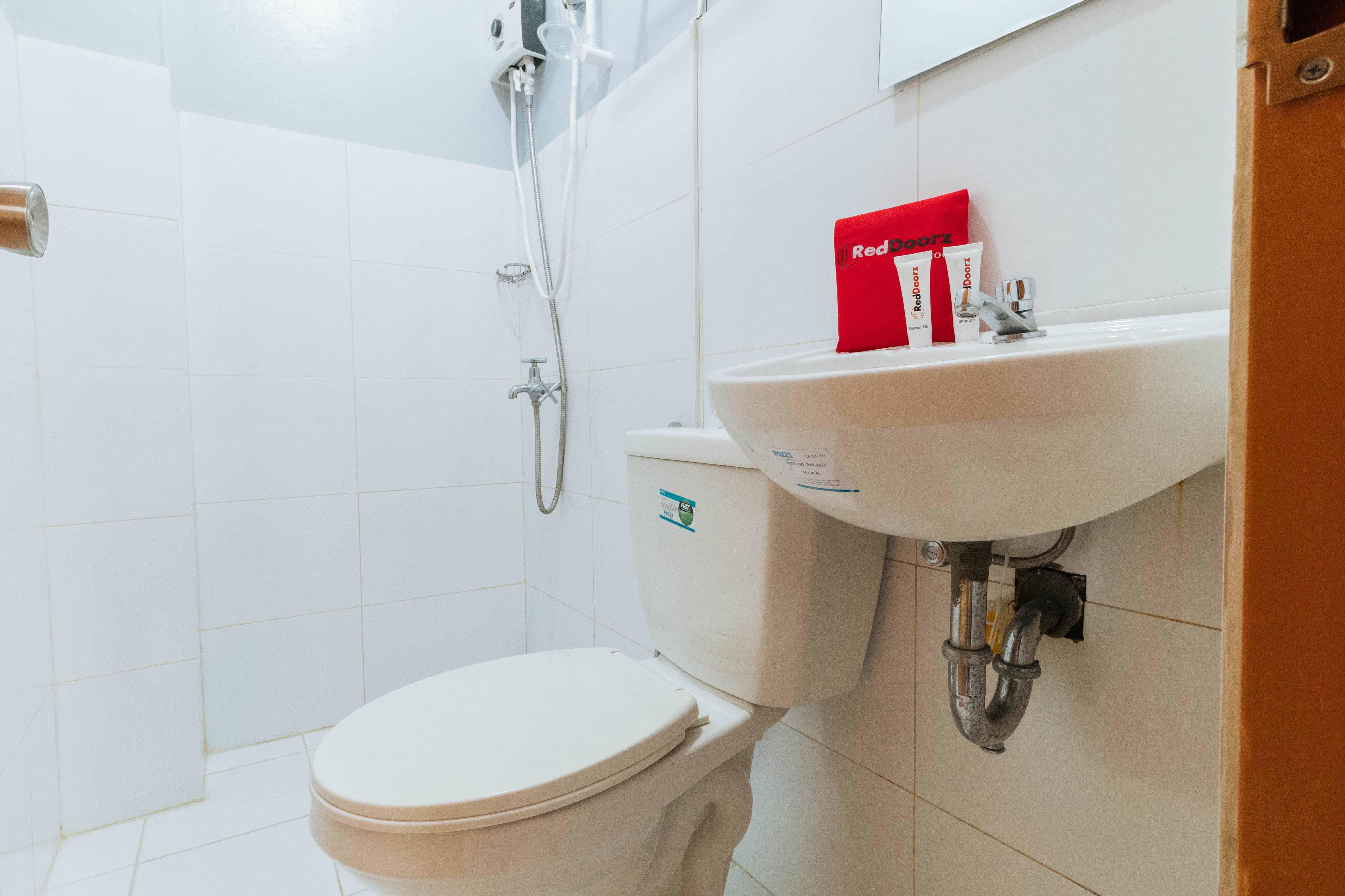 Hotel Reddoorz Near Naia Terminal 1 à Paranaque City Extérieur photo