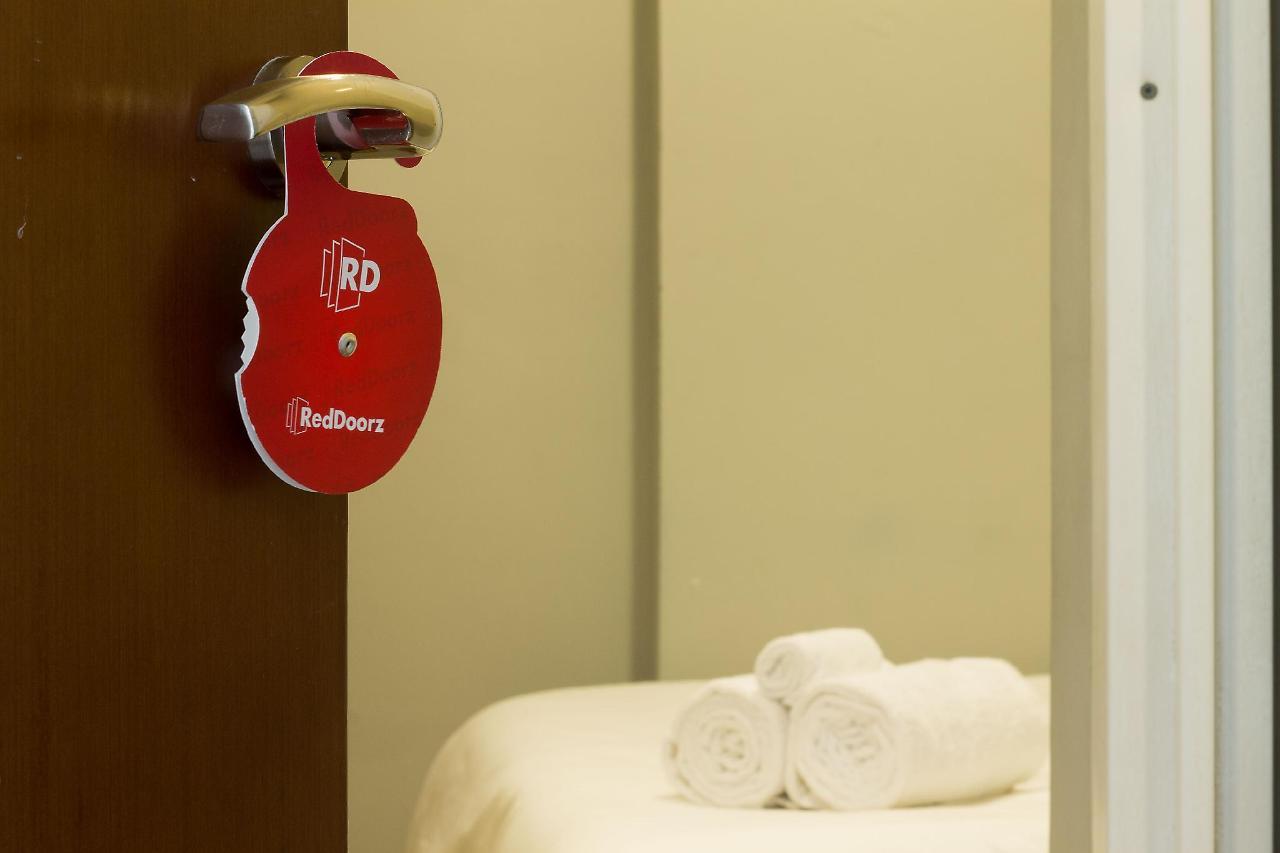 Hotel Reddoorz Near Naia Terminal 1 à Paranaque City Extérieur photo