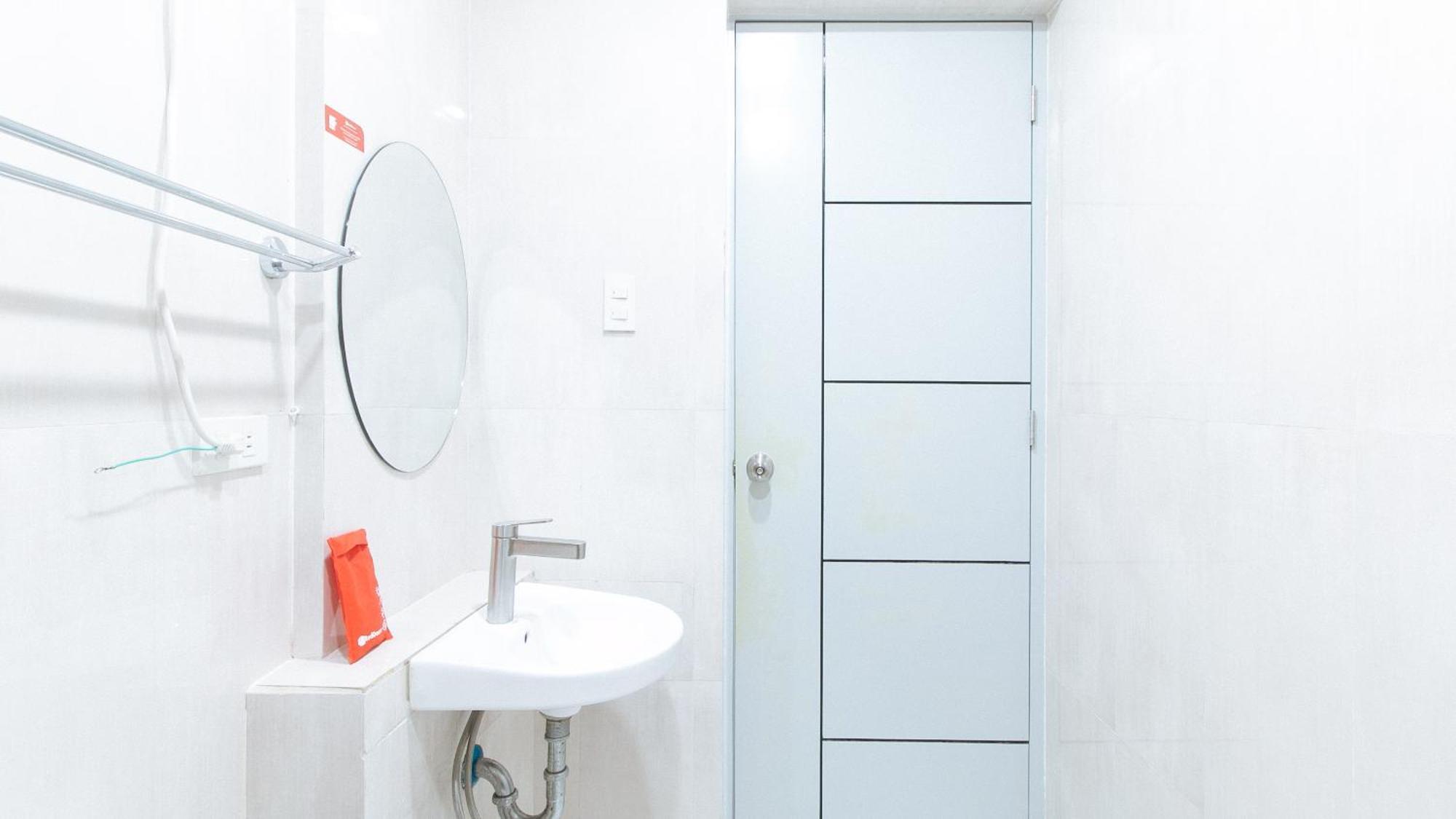 Hotel Reddoorz Near Naia Terminal 1 à Paranaque City Extérieur photo