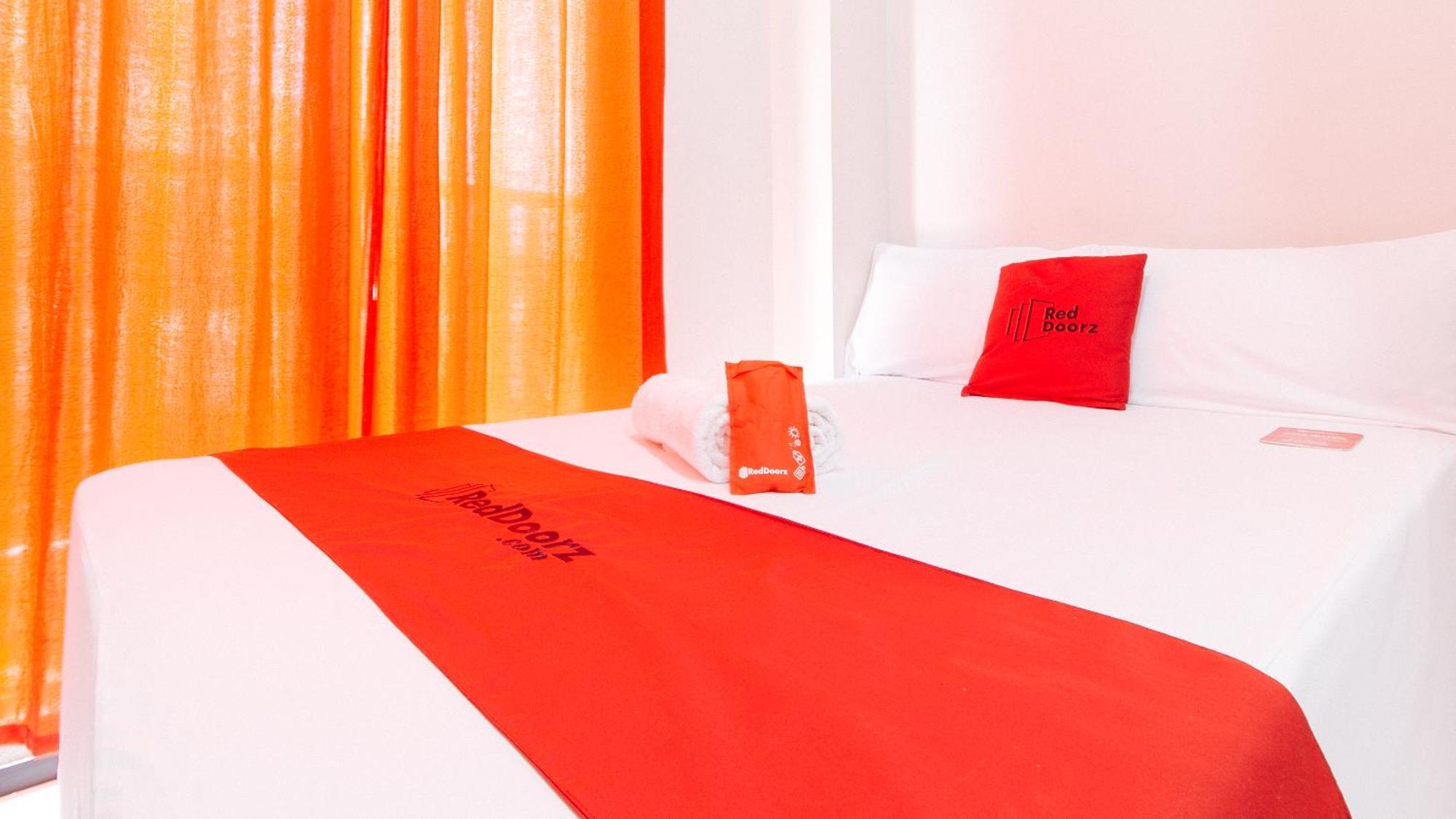 Hotel Reddoorz Near Naia Terminal 1 à Paranaque City Extérieur photo